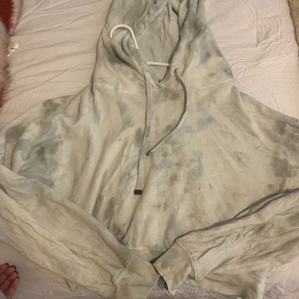 Talentless Cloud Wash Cropped Hoodie
